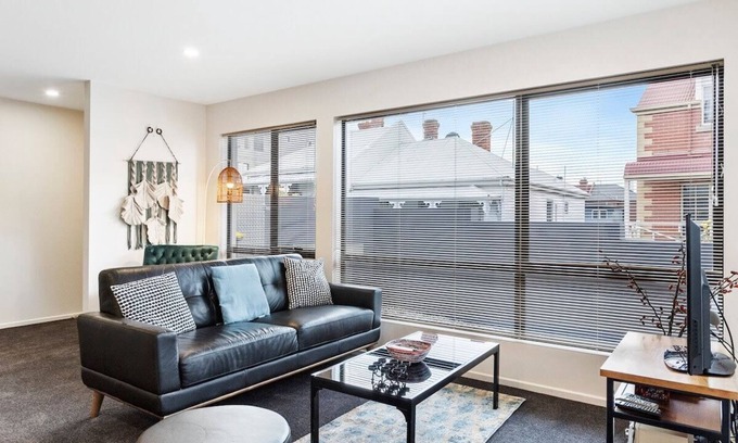 Hobart Central Business District Apartment | Four on Flinders - One bedroom central apartment