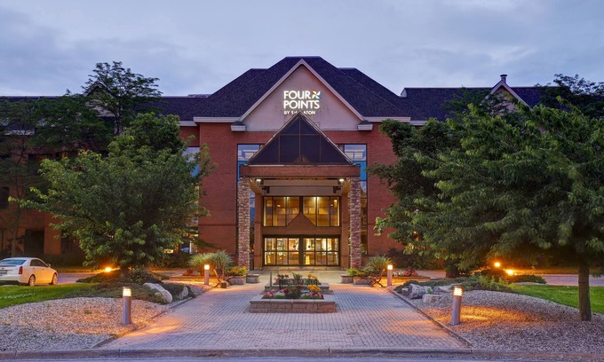 Thorold Hotel | Four Points by Sheraton St. Catharines Niagara Suites