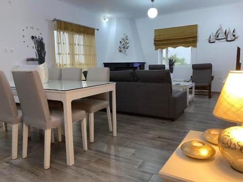 Katochi Apartment | FOUR SEASOΝ Konstantinas