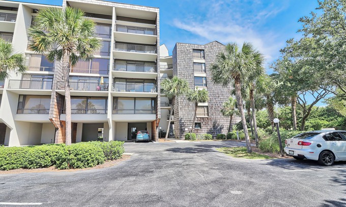North Litchfield Beach Condo | Fourth Floor Condo Across from Beach Access, Balcony, Pool, Grill Area, Elevator