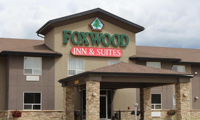 Fox Creek Hotel | Foxwood Inn and Suites