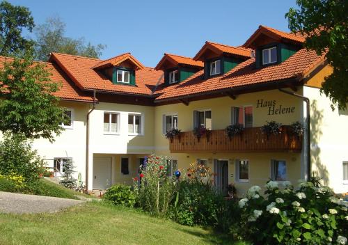 Schoerfling am Attersee House | Frühstückpension Haus Helene
