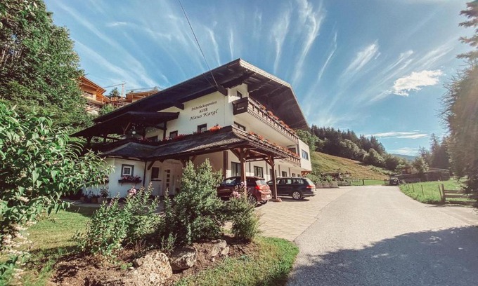 Gleiming Bed & Breakfast | Frühstückspension Auer - Haus Kargl