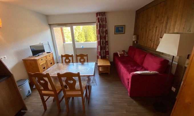 Autrans-Meaudre-en-Vercors Apartment | Charming Apartment in Autrans - Ski-In/Ski-Out, Balcony, Pool, 700m to Village Center