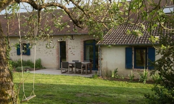 Rosnay Cottage | Charming Eco-Renovated 19th Century Cottage in Brenne Nature Park with Garden and Modern Amenities
