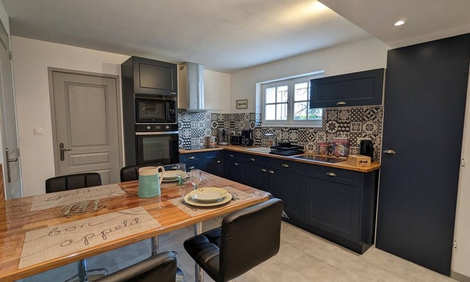 La Rochefoucauld Cottage | Cozy Ground Floor Apartment with Garden, BBQ, Free Bikes, Near Château and Shops