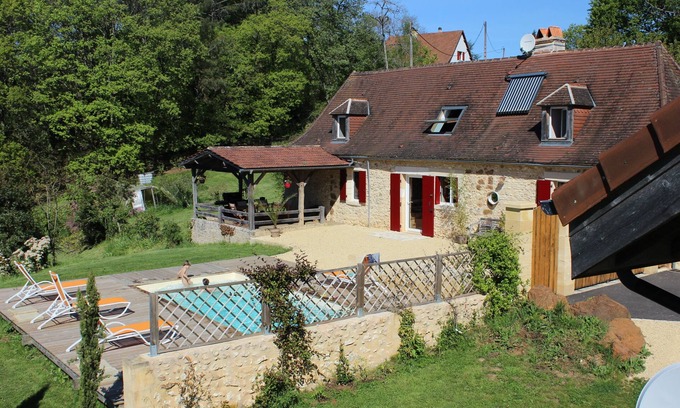 Rouffignac-Saint-Cernin-de-Reilhac Cottage | A beautiful cottage in the Black Perigord quiet with heated pool