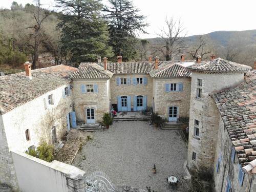 Saint-Jean-de-Maruejols-et-Avejan Apartment | Mas du Pont