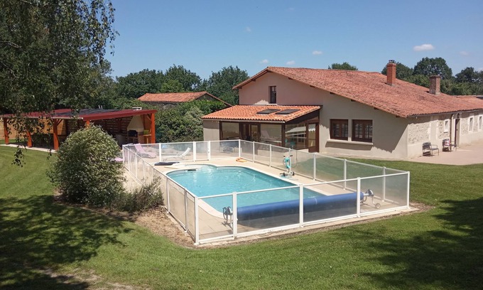 Saint-Martin-Lars-en-Sainte-Hermine House | Gîte Rhapsody - 15 people with private pool in the countryside - Vendée