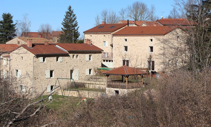 Saint-Quentin-sur-Sauxillanges House | Hameau MANAJEP is made up of the lodgings MAJES, NAOLE, JEPATAN and the room JEPHOS