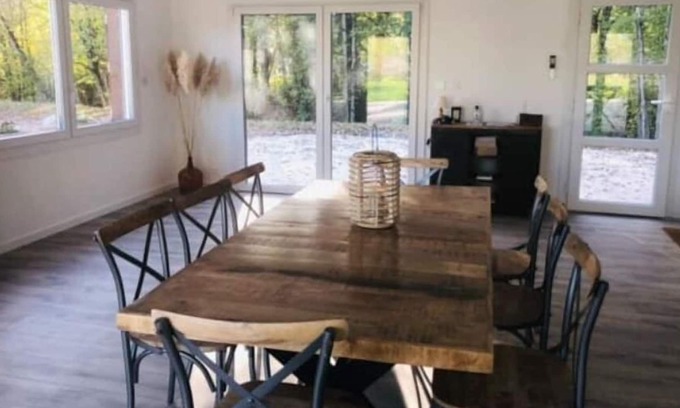 Scey-sur-Saone-et-Saint-Albin House | Gîte on the farm on the banks of the Saône