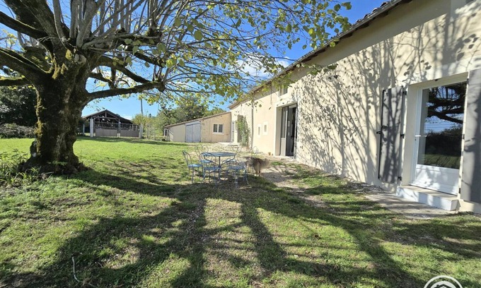 Sorges-et-Ligueux-en-Perigord Cottage | Charming house with large garden, pets allowed in Sorges
