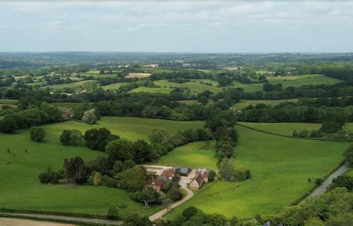 Benenden House | Frame Farm - Sleeps 20 in 1-6 Weaver's Cottages & The Byre barn