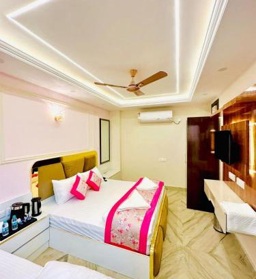Jangpura Hotel | Frankstay By Hotel Samrat Residency 10 Mints Walking Distance Nizamuddin Railway Station