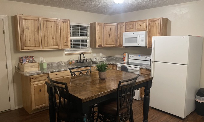 Brookline Station House | Franny’s Country Cottage (Whole House)