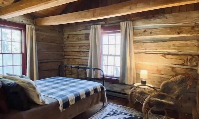 Campbellsport Cabin | Fraser Fir Rustic Cabin near Lake w/Sunset Views