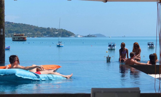 Wichit Villa | FREE $900 Daily Luxury Pack - 10-Bed Beachfront Villa - Private Pool, Spa & Gym
