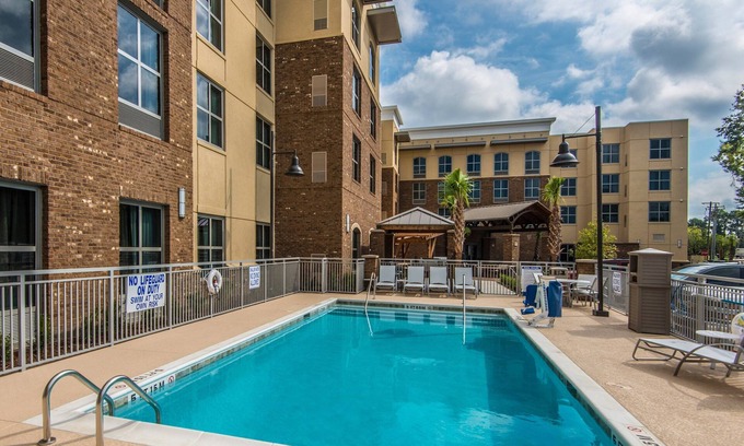 Charleston Condo | Free Breakfast Buffet. Outdoor Pool. Great Location!