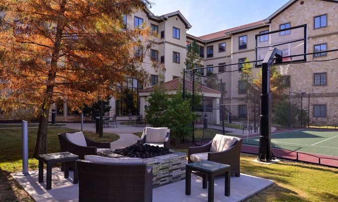 Central Oklahoma City Condo | Free Breakfast + Hot Tub + Heated Saltwater Pool | 24 Hour Business Center