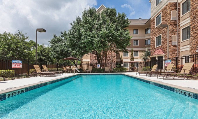 Round Rock West Condo | Free Breakfast Included! Near Samsung, State Farm, Apple & IBM.