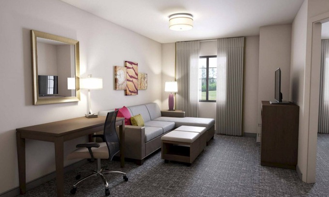Lafayette Condo | Free Breakfast. Indoor Pool. Great for Groups + Only 5 Miles to Purdue University.