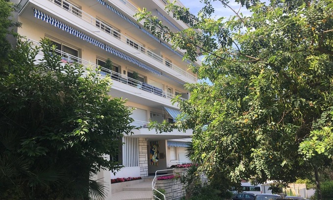 California - Pezou Apartment | Free for the film festival. A 15-min walk from Palais des Festivals