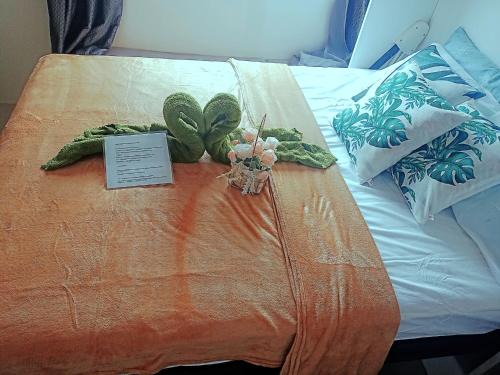 Mabolo Apartment | Free WI-FI and Pool Persimmon Condominium