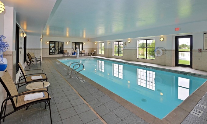 West Des Moines Condo | Free Wi-Fi, Indoor Pool and Hot Tub | Free Breakfast + Fireplace