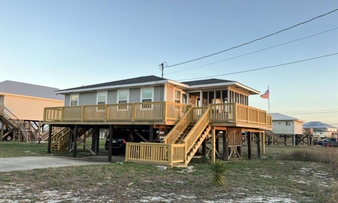 Dauphin Island Cottage | *Free Wi-Fi *Short walk to beach