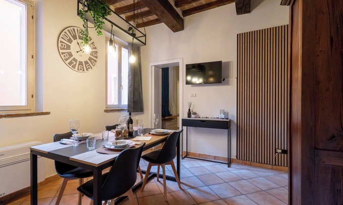 Parma City Centre Apartment | FREEDOM INDUSTRIAL CENTRALLY LOCATED FOR FAMILIES AND WORKERS