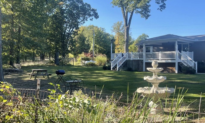 Killbuck House | French Ridge Retreat 25 mins from Amish Country and Mohican area.