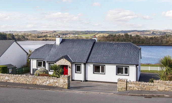 Donegal House | Fresh & Stylish | Ocean View | Donegal Town & Bay