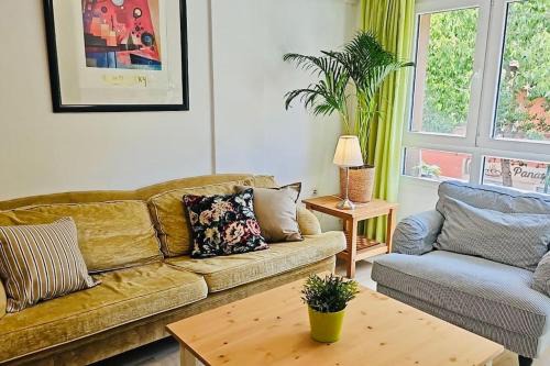 Capuchinos Apartment | Friendly 2 bedrooms apartment in the center with free parking