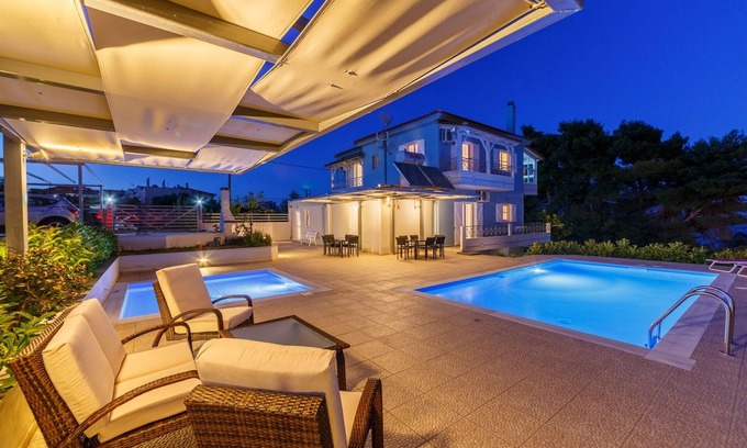 Messini Villa | Friends & Family House near the beach with two swimming pools (one for children)