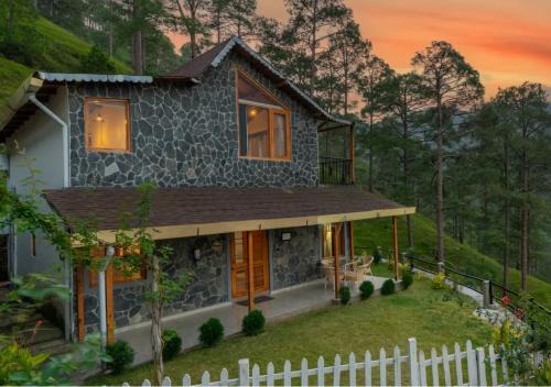 Ranikhet Resort | Friendship Lane