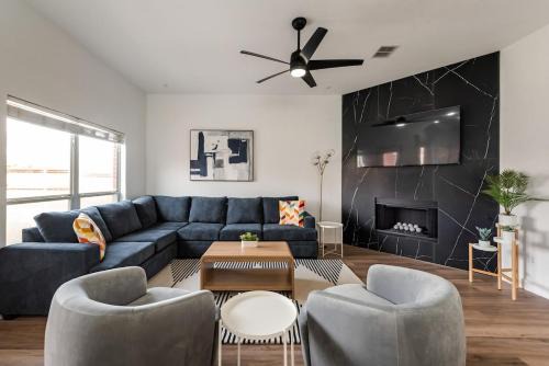Little Elm House | Frisco Border 3BR Retreat Fire Pit King Beds