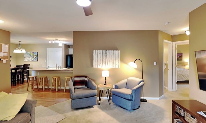 Frisco Condo | Frisco "Heart of Summit County" paradise w/amenities, views, & a cherry too!