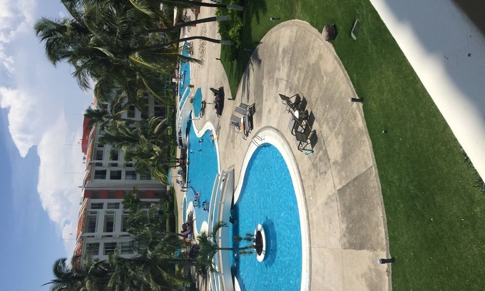 Flamingos Condo | Front beach for relaxing vacations apartment