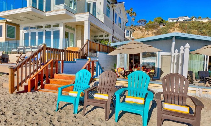 Capistrano Beach House | Front Relaxation