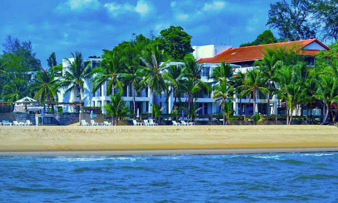 Chakphong House | Front Samet Beach House with Swimming Pool