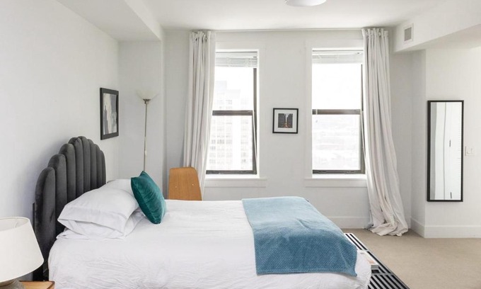 East Hyde Park Apartment | FRONTDESK Debonair Studio Apt with City View