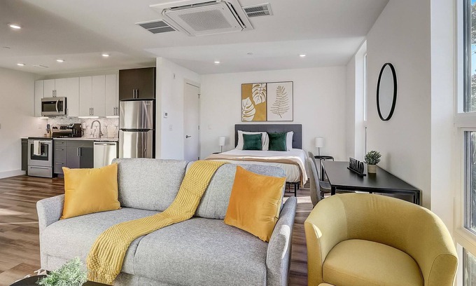 Brewerytown Apartment | Frontdesk | Studio Apt near Citizens Bank Park