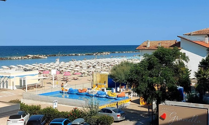 Torre Pedrera Apartment | Fronte mare 60 Intero appartamento di fronte al mare per un soggiorno rilassante