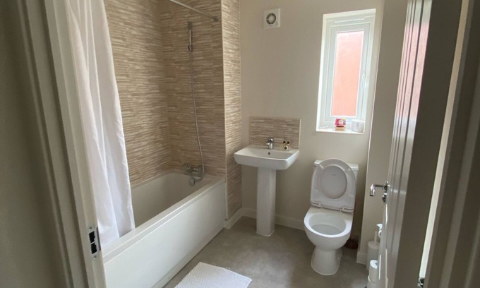 Hull House | Full house- Free Parking, Wifi, and appliances to make your stay comfortable.
