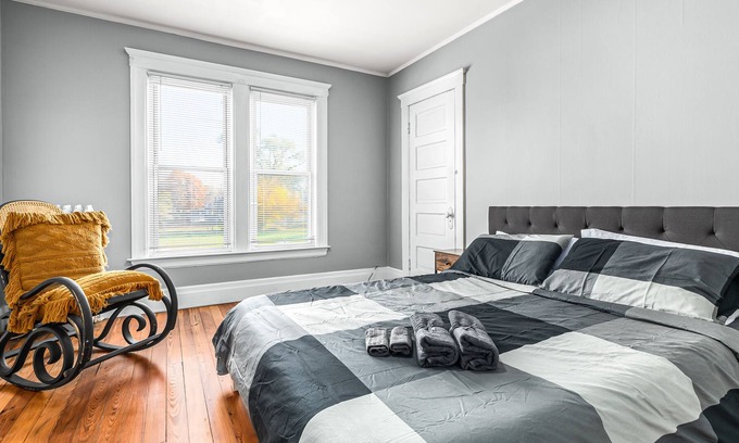 Mexicantown - Southwest Detroit House | Full house sleeps 8 five min from downtown