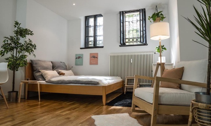 Zentrum-Nord Apartment | FULL HOUSE Studios - The Jungle Apartment - NETFLIX, WiFi inkl