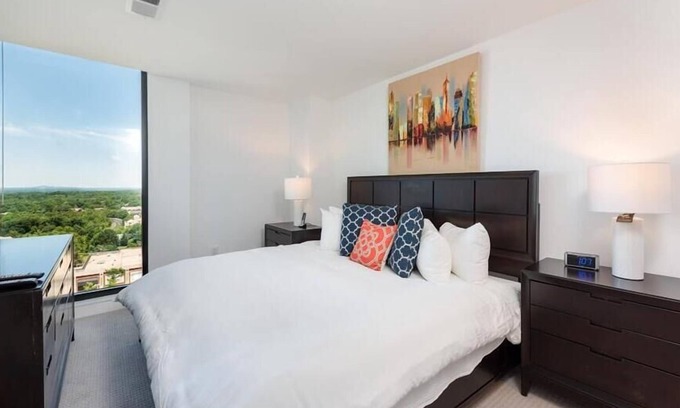 Reston Apartment | Full Kitchen & In-unit Washer/D | Home Depot Close by | Reston