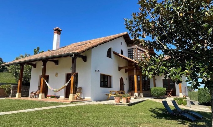 Villaescusa Cottage | Full nature with everything. Next to Cabarceno Park entrance.