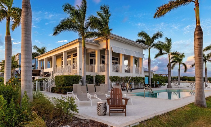 Rock Harbor Villa | Full Ocean View Luxury Villa | Gym & Beach Club