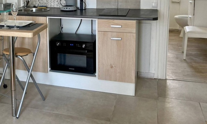 Fleury-les-Aubrais Apartment | Fully equipped, comfortable studio ideally located